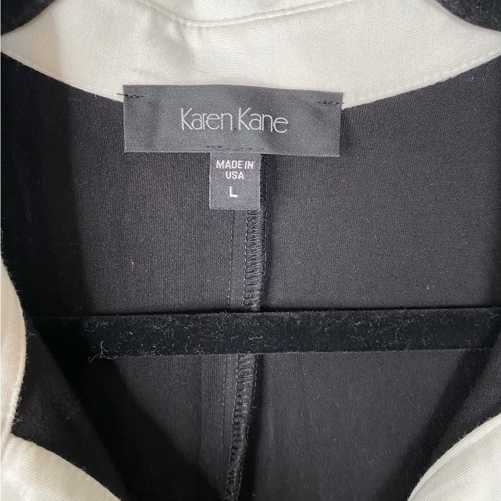 Karen Kane Monochrome Sleeveless Dress - Picture 5 of 7
